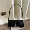 Bolso de axila color burdeos para mujer aprobado por influencers, bolso de hombro con textura vintage, simple y versátil para ir al trabajo, moderno con logo metálico