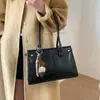 Bolso de Hombro Único de Gran Capacidad Casual Simple Moda para el Trabajo y el Viaje Bolso Tote de Moda Tendencia Otoño 2025 para Mujer