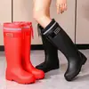 Botas de lluvia de moda engrosadas para mujer con suelas antideslizantes, de caña alta, talla de adulto, adecuadas para uso en la cocina, cálidas e impermeables
