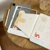 El soporte giratorio estilo sofá con estampado de cuadros es adecuado para fundas de tablet iPad mini. (13/12.9/10.9 pulgadas) y cuenta con una ranura para bolígrafo