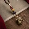 Colgante Creativo del Zodiaco Mono Mono de Espalda Melocotón Llavero de Coche Accesorios Colgantes Cuerda Tejida a Mano Mayoreo