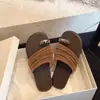 Chanclas únicas y hermosas con tira para el dedo del pie y suela plana para el verano, nuevas sandalias de dedo ultra suaves y elegantes estilo francés para mujer 2026