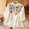 Foto real de la nueva blusa elegante bordada de algodón y lino, estiliza y es versátil, camisa de cinco mangas para mujer, camisa de primavera-verano 2026