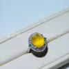 Nuevo Anillo de Calcedonia Verde Esmeralda con Hebilla de Paz Estilo Chino para Mujer, Elegante Retro, Anillo de Calcedonia de Superficie Ovalada Grande de Alta Gama