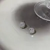 Pendientes de Plata 925 con Cierre de Rosca, No Necesitas Quitarte los Pendientes al Dormir, para Mujer con Cristales de Diamante Brillantes, Lujo Accesible Elegante, Pendientes de Nicho de Lujo Accesible de Gama Alta