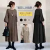 En stock. Tela de alta calidad. Nueva colección Otoño/Invierno 2026 estilo japonés: vestido largo con cuello redondo, mangas de farol y bajo plisado