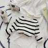 Suéter de Niña Rayas Cuello Alto Medio Camiseta Base Tejida Ropa Coreana para Niños Otoño e Invierno 2025 Invierno para Niños Top Suave tipo Cera