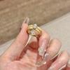 Anillo Redondo de Lujo Ligero Estilo Francés Retro con Diamantes Cepillados Tejidos y Tachonados, Anillo Versátil de Nicho Estilo Corte para Mujer, Exquisito y Único
