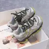 Zapatos Deportivos para Niños 2026 Otoño Nuevo Estilo para Niños Medianos y Grandes Transpirables Casuales Zapatos para Correr de Moda Suela Suave Antideslizantes Zapatos de Papá