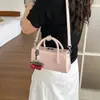 Bolsa de Mano Tipo Caja de Diseño de Nicho Súper Popular para Mujer, Nuevo Estilo Verano 2026, Bolso Pequeño Cuadrado de Hombro y de Mano de Alta Gama para Viajes Diarios
