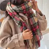 Bufanda Cuadros Estilo Coreano Nueva para Mujer en Invierno, Versátil Atmósfera de Imitación Cachemir, Bufanda Engrosada, Chal Cálido para Pareja