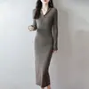 Vestido de Punto de Lana Pura con Cuello Verde para Invierno 2026 de Manga Larga para Mujer, Color Sólido, Corte Ajustado, de Longitud Media