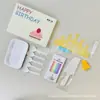 Bolo de Aniversário Descartável Seis Peças Talheres Caixa de Presente Suprimentos de Confeitaria Podem Ser Combinados Livremente Vela Garfo Faca Prato Combinação