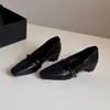 Versão em Couro Macio~Novos Sapatos Mary Jane Retro de Salto Escondido com Uma Tira Femininos de Corte Baixo com Bico Quadrado Profissionais Simples Pequenos de Couro