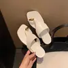 Versión de Piel de Vaca de Sandalias Planas Elegantes Cuadradas sin Cierre para Mujer, Versátiles para Uso al Aire Libre, Nuevo Estilo de Verano