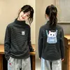 Camiseta Térmica Casual de Manga Longa para Meninas Outono/Inverno Novo Estilo Gola Meia-Alta Top Felpudo Roupa Íntima Listrada para Bebê