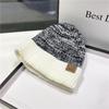 Sombrero para hombre con parche de letras, forrado de terciopelo, grueso, para invierno, a prueba de frío, mantiene el calor, sombrero japonés, protección para las orejas, gorro de punto, sombrero de lana para mujer