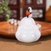 Suministro de transmisión en vivo Xinjiang Golden Jade colgante de marca de seguridad oveja grasa jade blanco hebilla de seguridad colgante Guanyin Buda collar