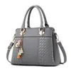 Bolsa de mujer al por mayor 2022 otoño e invierno nuevo bolso de mano para dama gran capacidad bolsa para madre de mediana edad bandolera bolso cruzado moda