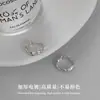 Brincos argola lisos com pino de prata 925 para mulheres, brincos vazados listrados de alta qualidade, brincos de tarraxa únicos, brincos de design de nicho para mulheres