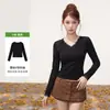 Camiseta de mujer sexy con escote en V de encaje, hombro normal, manga larga, color liso, corte ajustado, que realza la figura, capa base para otoño/invierno, top moderno y elegante