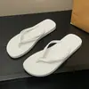 Chinelos femininos para o verão, uso ao ar livre, novos, sola macia, antiderrapante, cor sólida, para casais, calçados de praia para áreas externas