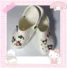Sapatos Croc Cartoon Mickey e Minnie Charms para Sapatos Borracha Macia de PVC Decoração Personalizada DIY Acessórios Presente Essencial de Verão