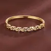 Fornecimento Exclusivo Transfronteiriço de Pulseiras de Cobre Puro Galvanizado Geométrico com Zircônia, Acessórios de Luxo Leve Personalizados Vazados de Alta Qualidade, Pulseiras para Mulheres