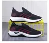Novos Sapatos Casuais Leves e Modernos para Primavera e Outono, Tênis Esportivos Respiráveis Fly-Knit, Tênis de Corrida Masculino, Sapatos de Tecido Único Estilo Coreano