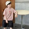 Camiseta de Verão Nova Tongku 2026 com Estampa de Ursinho Fofo para Crianças Maiores, Versátil Gola Redonda Manga Curta Tendência