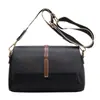 Bolso bandolera de hombro de nicho de moda para mujer otoño/invierno de este año 2026, un bolso cuadrado pequeño único y moderno
