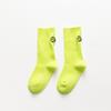 Nuevos Calcetines de Longitud Media de Color Fluorescente para Niños Calcetines Bordados de Smiley Calcetines Cortos de Algodón de Color Sólido de Moda para Niños y Niñas