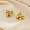 Pendientes de botón nuevos populares estilo ins europeos y americanos con forma de corazón de amor, pendientes de acero inoxidable plisado brillante chapados en oro de 18 quilates que no se desvanecen para mujeres
