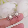 Novo Produto da Zhizhen: Brincos Pequenos e Delicados de Pérola de Água Doce, um Acessório de Pérola Essencial com Ótimo Custo-Benefício com Injeção de Ouro 14K