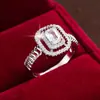 Anillo Cuadrado de Zirconia de Color Texturizado de Lujo Ligero de Nuevo Estilo para Mujer con un Toque de Alta Gama y Exquisito Diseño Hueco Joyería