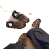 Tênis de treinamento baixos de couro macio estilo alemão para mulheres, nova coleção outono 2026, tênis casuais versáteis retrô, sapatos com cadarço em blocos de cor