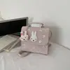 Mochila de Verão Estilo Coreano Fofa Bordada com Desenho de Coelho Feminina 2026 Nova Estilo Universitário Menina Mini Mochila Pequena