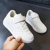 Sapatos Infantis para Crianças Maiores Sapatos Brancos Primavera Outono Casual Tênis de Skate Tênis Esportivos Modernos Sola Macia Sapatos Infantis Douyin Taobao 525