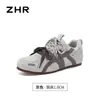ZHR es un zapato de entrenamiento retro alemán de nicho para mujer, nuevo para otoño de 2026, versátil para el uso diario, con una parte superior de malla que es transpirable y cómoda.