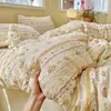 Juego de ropa de cama de cuatro piezas de algodón lavado grado A, nuevo estilo 2026, funda de edredón, sábana plana y sábana ajustable, adecuado para dormitorios de estudiantes, juego de tres piezas, talla 4