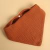 Gasa de algodón de clase A de cuatro capas para bebé, impermeable, triangular, toalla para baba, babero de frente y espalda disponible, color en contraste, babero para bebé span