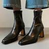 Botas de salto alto estilo coreano para mulheres, 2026, modernas e estilosas, nova coleção outono/inverno, design retrô, adequadas para o trabalho, com salto grosso e efeito emagrecedor
