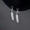 Pendientes de Colgante de Pluma de Zirconio Negro Nuevo Cross-Mirror para Mujer, Pendientes Texturizados de Moda, Diseño de Nicho, Pendientes de Moda y Versátiles