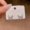 Brincos Exquisitos Borboleta de Pérola com Diamantes Cintilantes para Mulheres 2026 Novo Modelo Brincos Versáteis de Alto Valor Design Único Belos Acessórios de Orelha