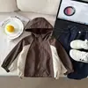 Casaco de Outono para Meninos 2026 Novo Modelo Corta-vento para Bebê Jaqueta Parka Versátil para Crianças Jaqueta da Moda para Meninos e Meninas Primavera e Outono