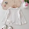 Ropa de Primavera y Otoño para Niñas Camiseta Bebé Elegante Personalidad Infantil Marca de Moda Encaje Dulce Volante Floral Estilo Coreano Camiseta Base
