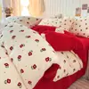 Juego de ropa de cama de cuatro piezas de terciopelo de leche de doble cara con dibujos animados, funda de edredón gruesa de invierno de franela y vellón de coral, y juego de sábanas de franela de tres piezas