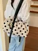 Bolsas de Moda Transfronterizas 2026 Verano Nueva Moda Ligera Elegante Bolso de Mujer Lunares Nicho Versátil Simple Bolso de Hombro