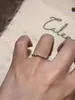 Anillo de Zirconita con Forma de V y Destello Estilo Little Red Book para Mujer, Elegante, Sencillo y Exquisito Anillo, Diseño de Lujo Accesible de Nicho, Sofisticado