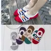 Nuevos calcetines japoneses para niños Calcetines de dibujos animados de barco Cabeza de gato animal calcetines invisibles para mujer fabricantes de calcetines de silicona al por mayor